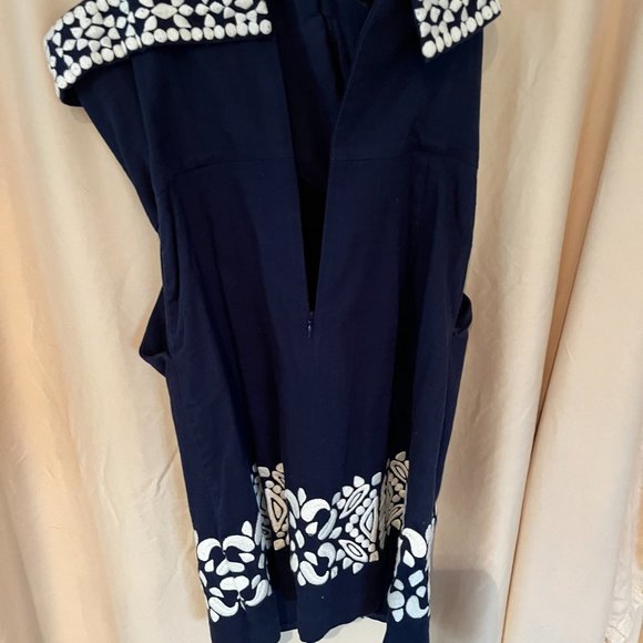 Dress - Picture 7 of 7